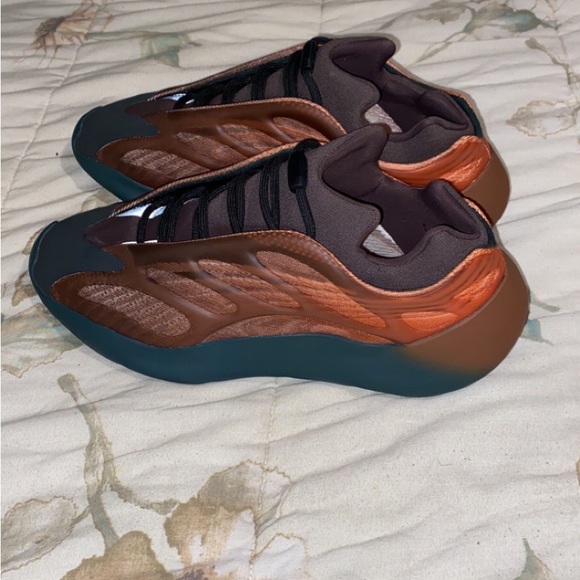 Yeezy Other - Yeezy 700 Copper Fade